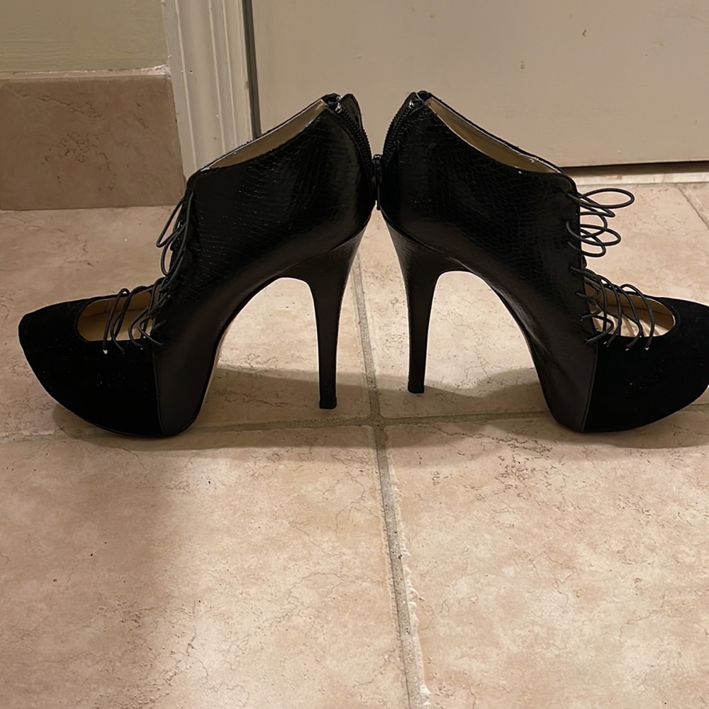 High heels - Picture 2 of 4